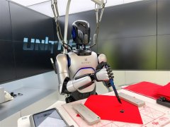 着河南正在“AI+西医药”赛道上跑正在了前列